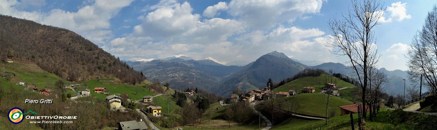 93 Alino (687 m) di San Pellegrino Terme con vista sul Monte Molinasco (1179 m) .jpg